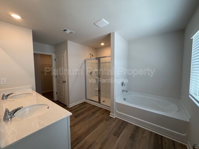 Building Photo - 42 Rustin Rdg