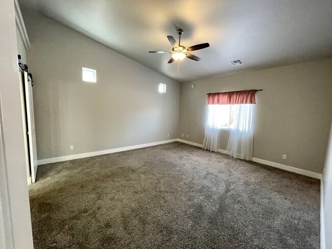 Building Photo - Beautiful 3 Bedroom Home in Gated Community!