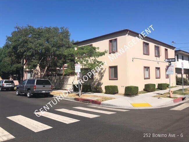 Building Photo - 252 Bonito Ave