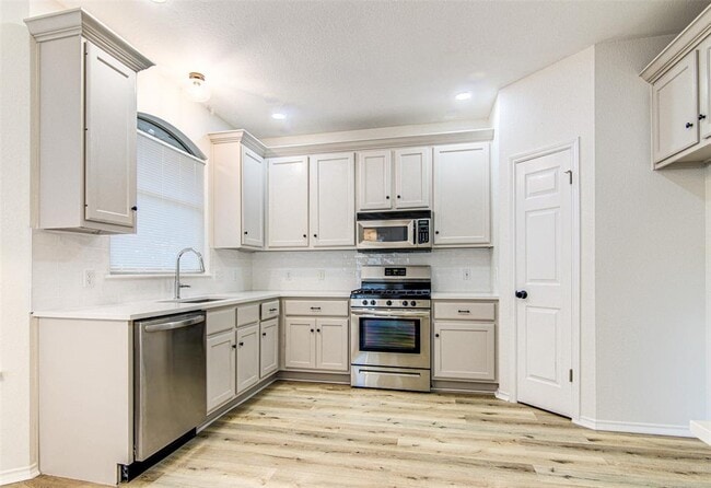 Building Photo - 9009 Colberg Dr