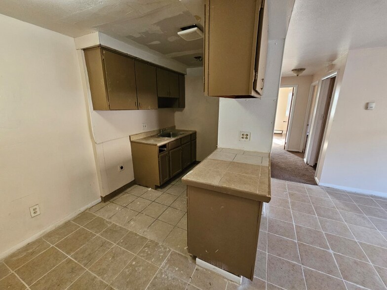 Building Photo - 1885 Taylor Rd