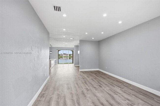 Building Photo - 15411 SW 9th Way