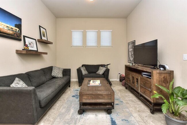 Building Photo - 117 Salt Fork Dr