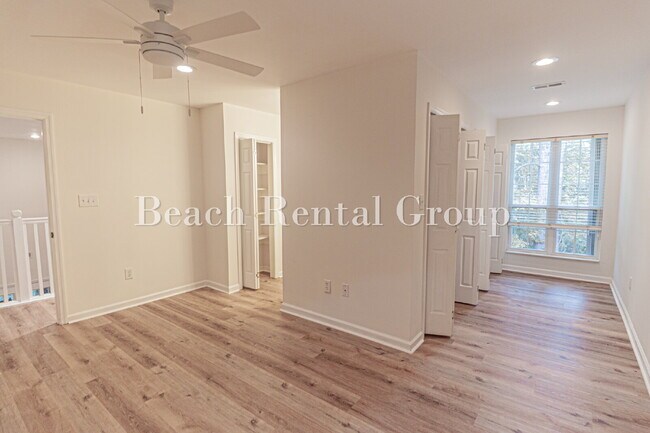 Building Photo - 3 Bedroom Gated Community in Surfside Beach