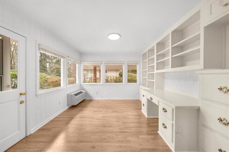 Building Photo - 4890 High Point Rd NE