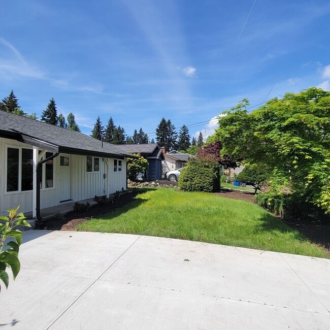 Building Photo - Rambler 3br / 1.5bath in Bow Lake of Seatac