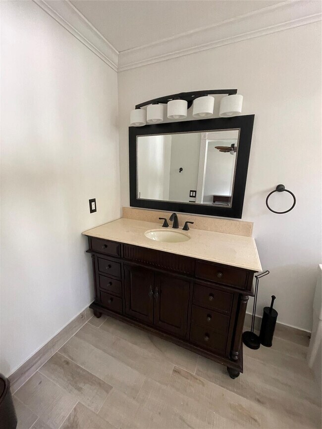 Building Photo - 449 Deer Crk Lk Pt S Ln