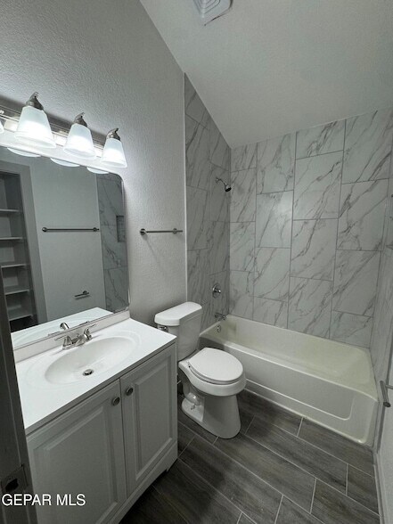 Building Photo - 7013 Echo Cliffs Dr