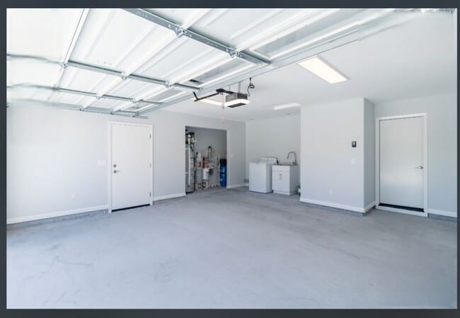 Building Photo - NEW! 3 Bedroom Property in HPP