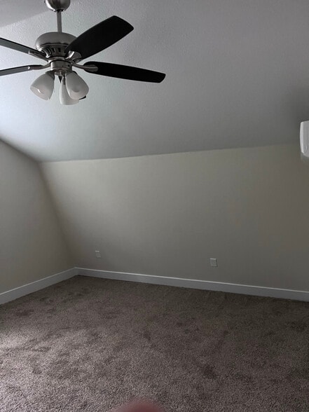 Building Photo - 517 B St