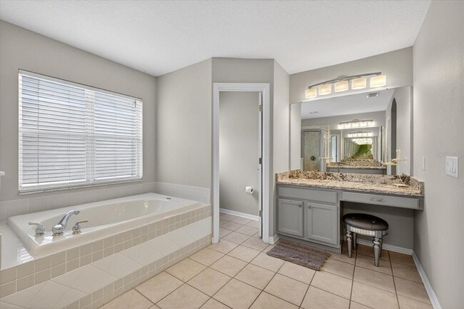 Building Photo - 11115 Avery Oaks Dr