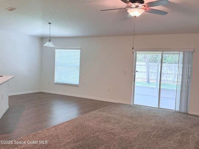 Building Photo - 136 Mason Dr