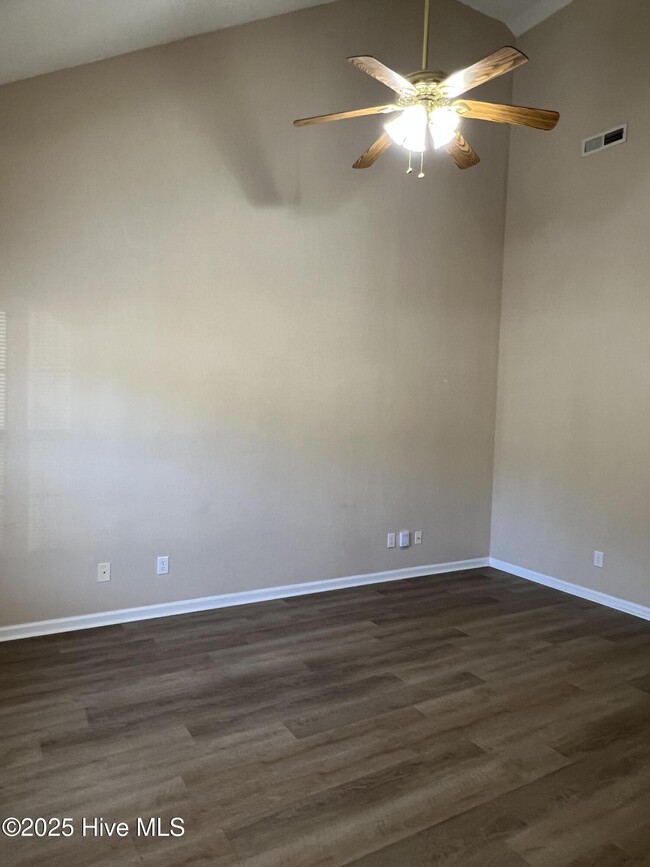 Building Photo - 1126 Brownlea Dr