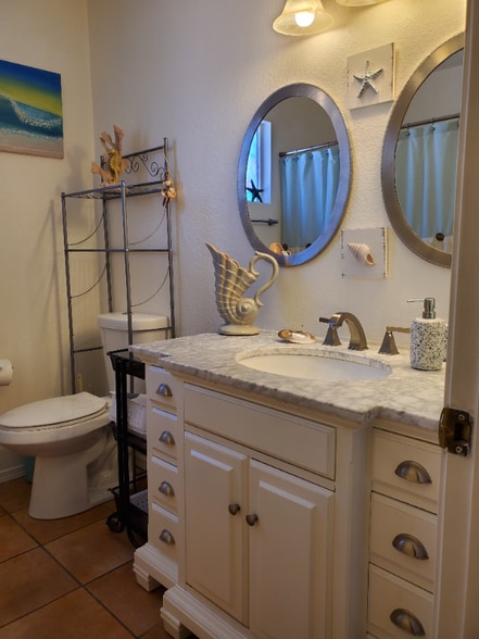 Building Photo - 332 Vista Del Angel SW