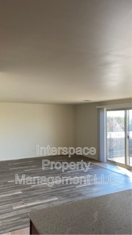 Building Photo - 9937 S Cicero Ave