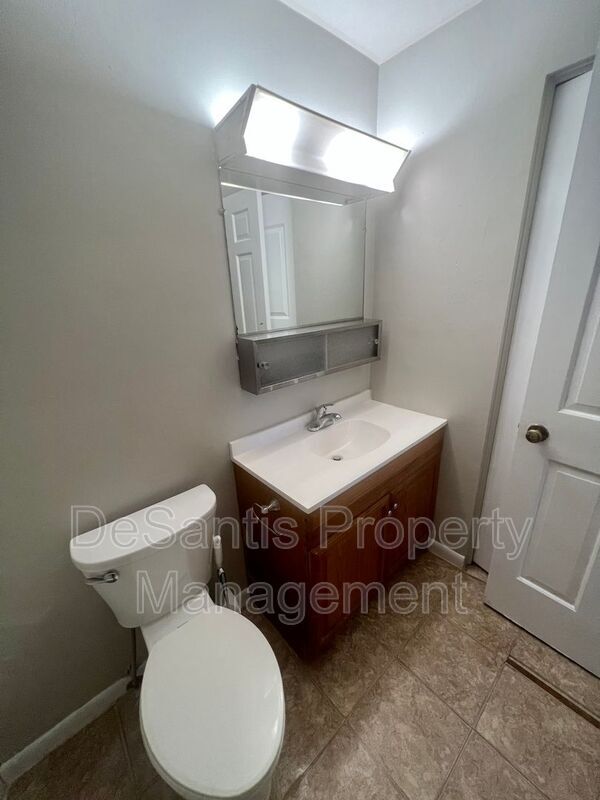 Building Photo - 215 Lunar Ln