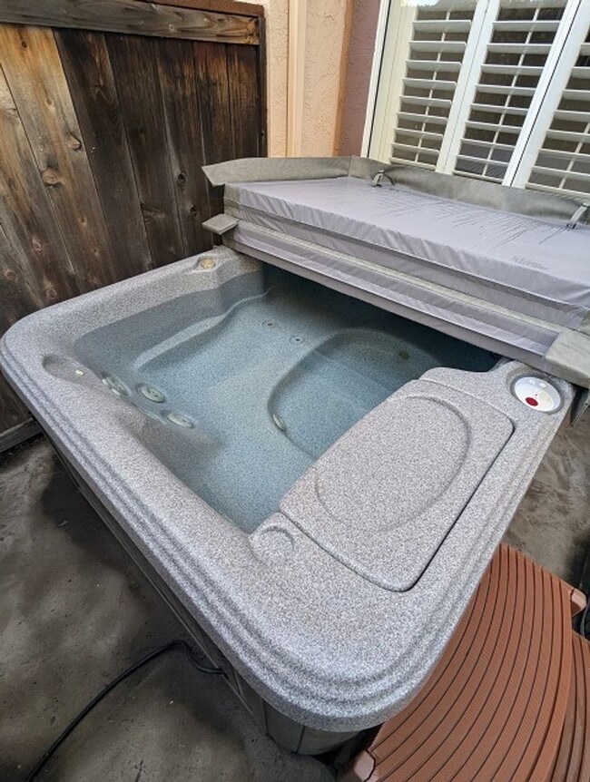 Building Photo - 2 Bed / 2.5 Bathroom Two Story Townhome at the Tristan complex in Rancho San Diego