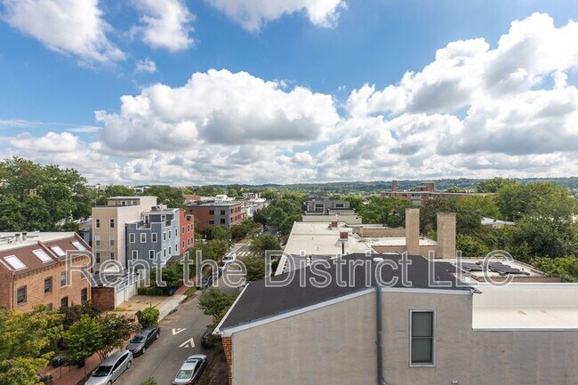 Building Photo - 1345 K St SE