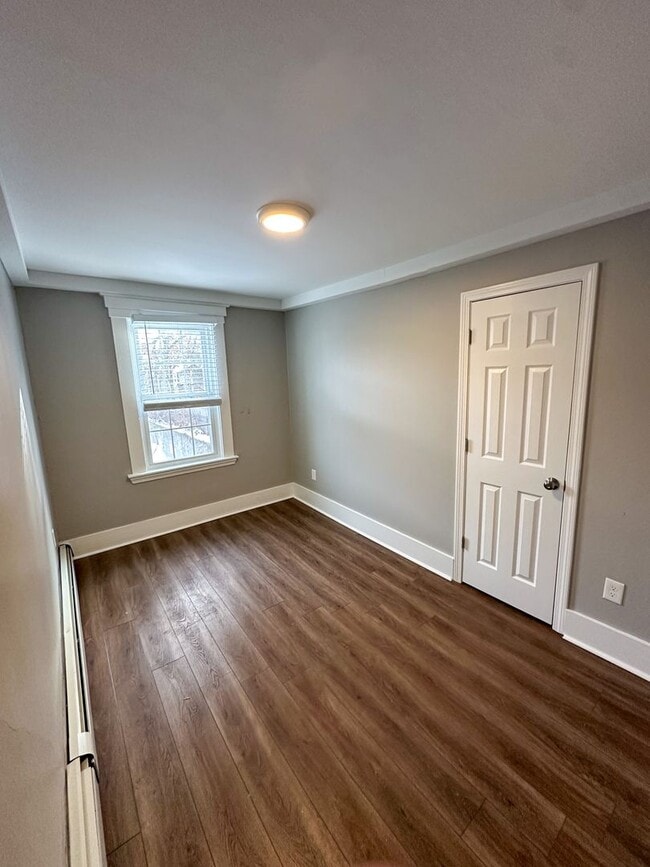 Building Photo - 17 S State St