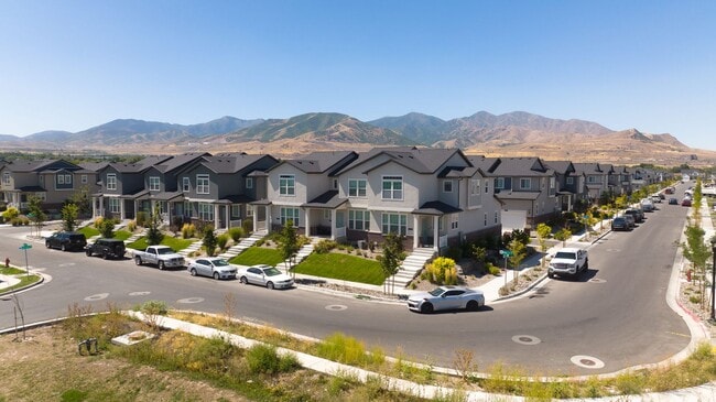 Building Photo - GET THE FIRST MONTHS RENT FOR FREE!!!