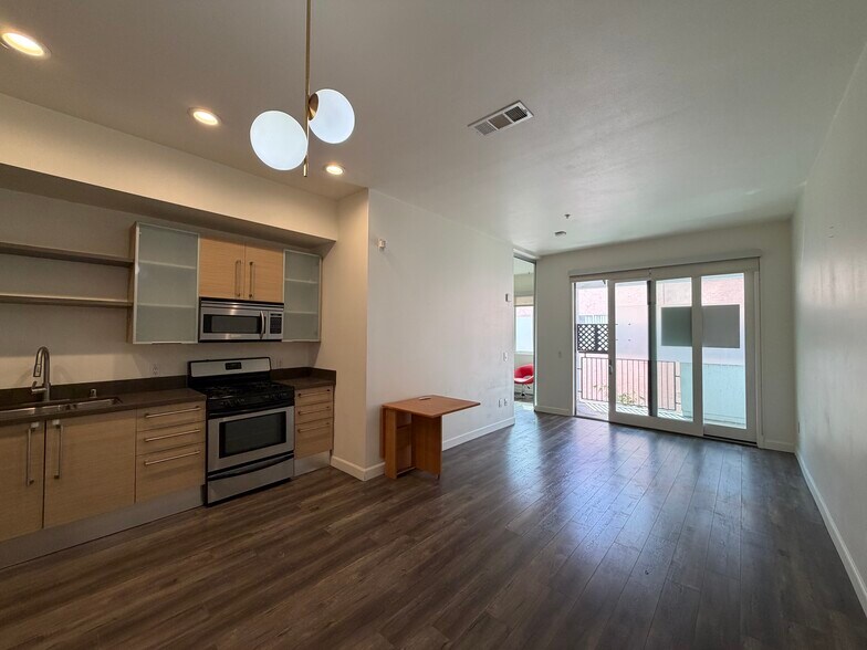 Building Photo - 1234 Wilshire Blvd