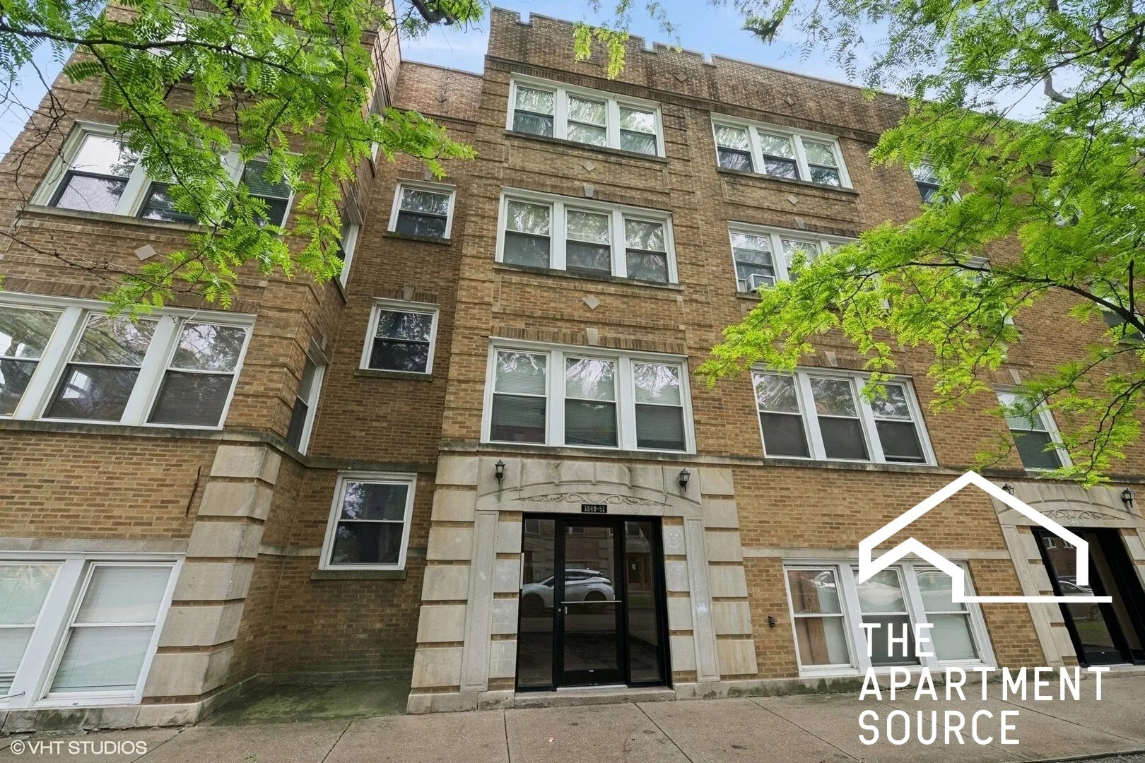 Building Photo - 3849 W Ainslie St