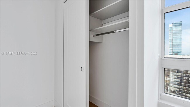 Building Photo - 555 NE 34th St