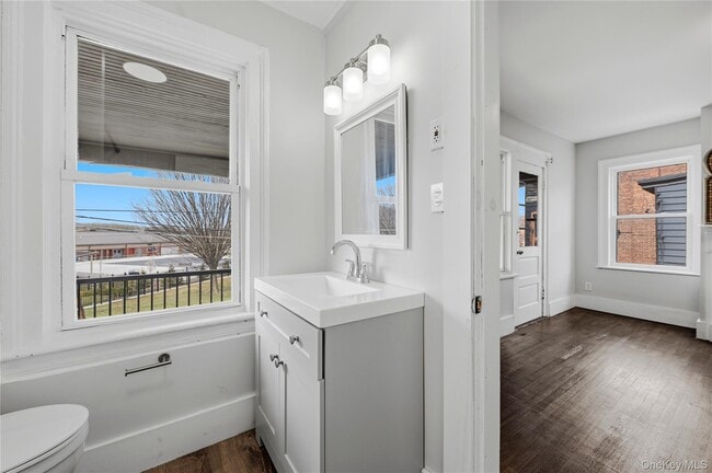 Building Photo - 45 S Robinson Ave