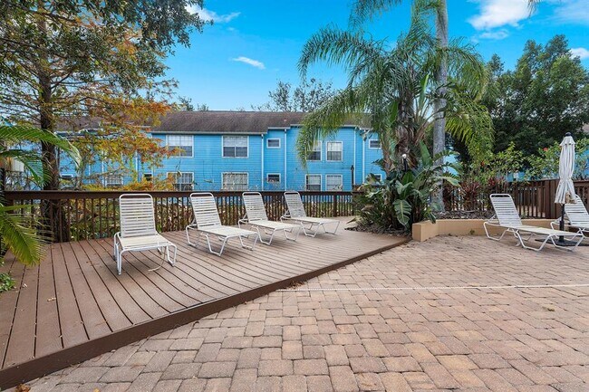 Building Photo - 2735 N Poinciana Blvd