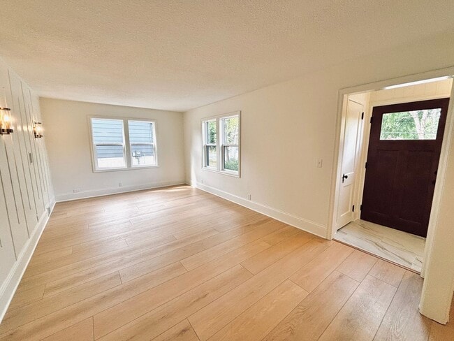 Building Photo - 7713 Knoll St