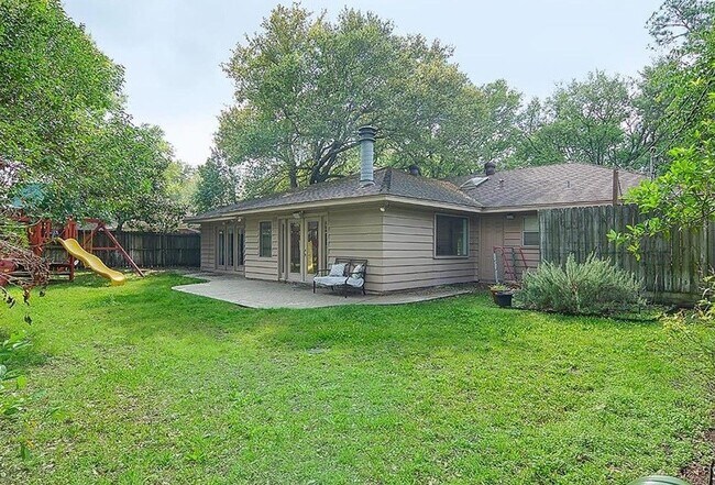 Building Photo - 8615 Ferris Dr