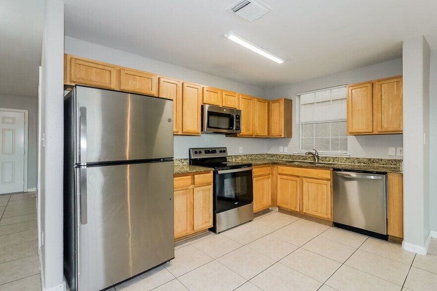 Building Photo - 4906 N Cancun Dr