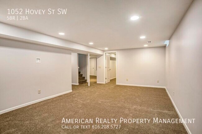 Building Photo - 1052 Hovey St SW