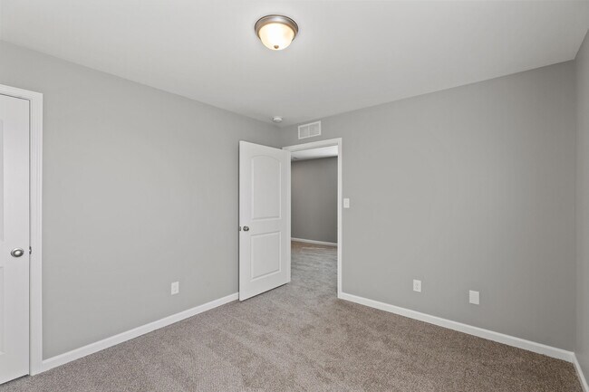 Building Photo - 211 Jared Parker Wy