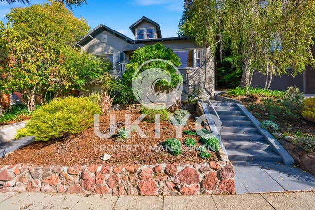 Primary Photo - 860 Portal Ave