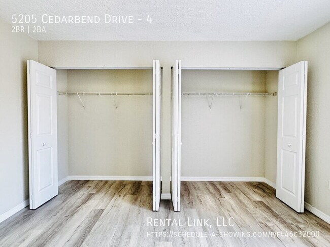 Building Photo - 5205 Cedarbend Dr