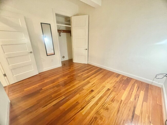 Building Photo - Stunning Downtown Apartment with Parking Garage Access Deducted from monthly Rent!
