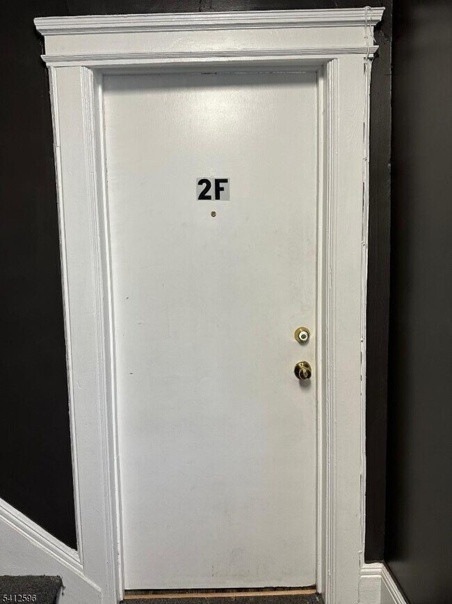 Building Photo - 145 Smith St