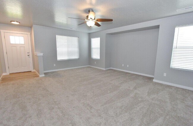 Building Photo - Immaculate & Spacious Home in West Meridian