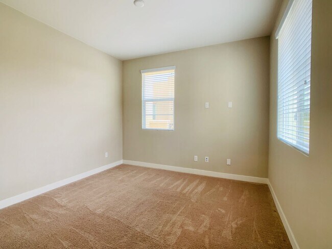 Building Photo - Modern 4BR Home in Irvine Great Park | Resort-Style Amenities & Top Schools