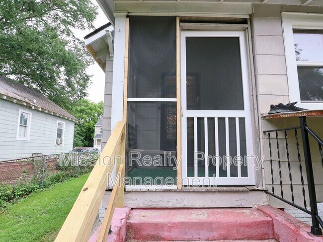 Building Photo - 3225 Detroit Ave