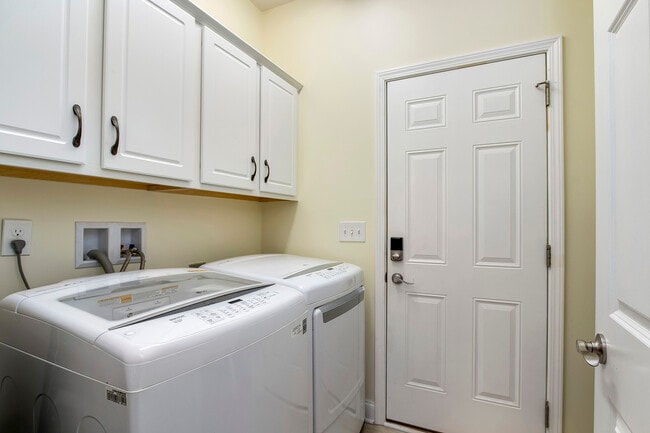 Building Photo - 134 Daleyuhski Way