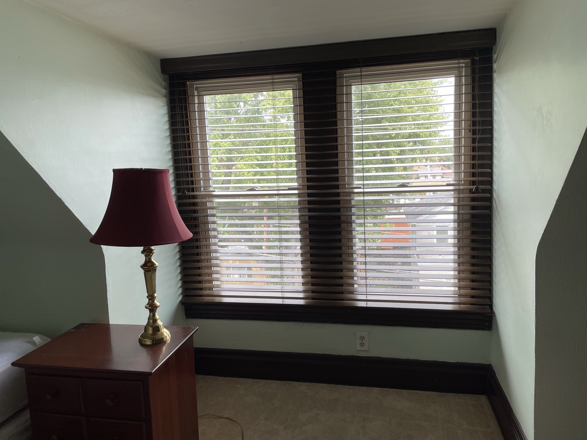 3rd floor bedroom - 940 Greenfield Ave