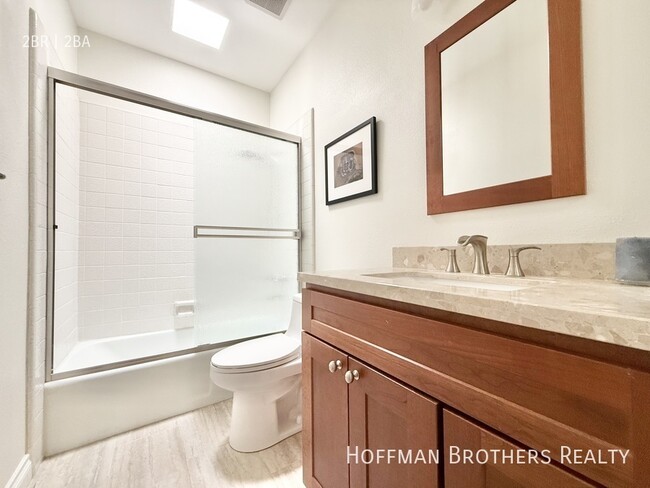 Building Photo - 1909 Pelham Ave