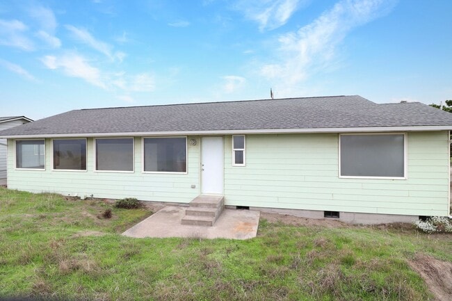 Building Photo - View Home - 2 Beds 2 Baths - NAS Whidbey