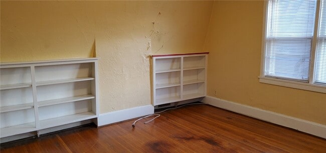 Building Photo - 44 Park Ave