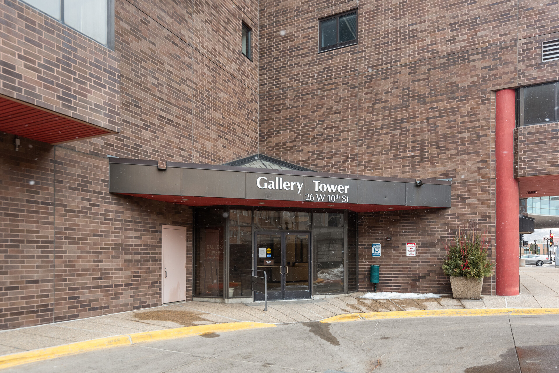 Building Photo - 26 10th St W