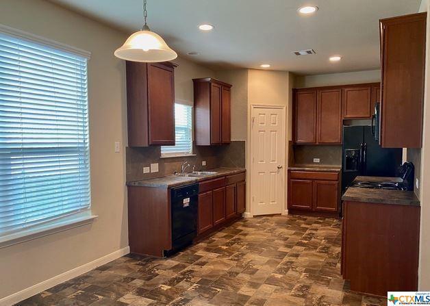 Building Photo - 2169 Hazelwood Dr