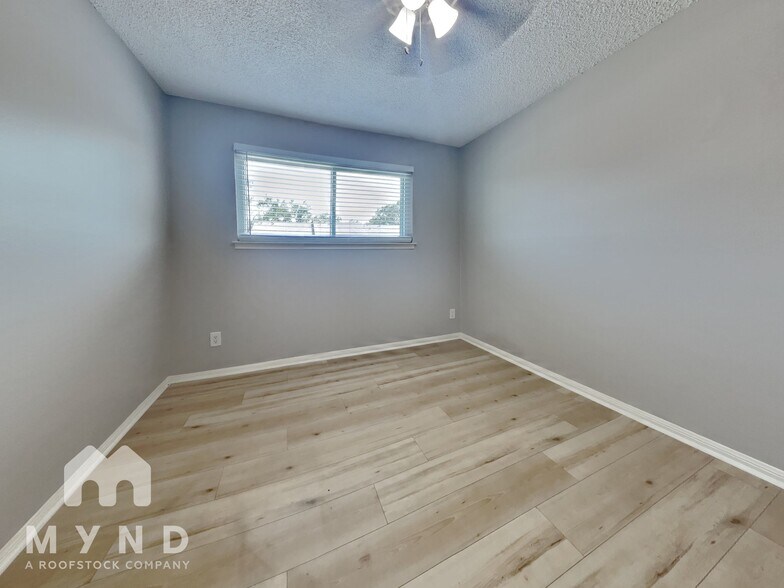 Building Photo - 10450 Hammerly Blvd