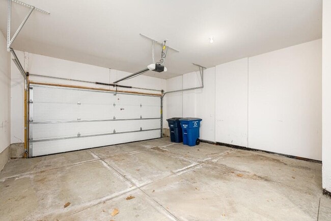 Building Photo - 3000 N Spurway Dr